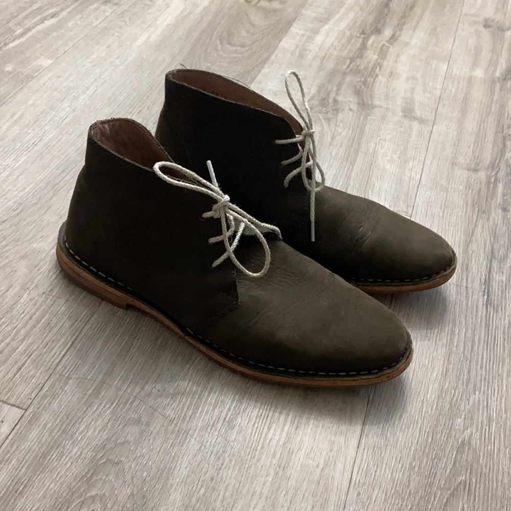 Cole Haan Women’s Chukka Boots Olive Suede 8